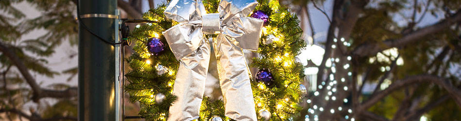 Light Pole Decorations - Pole Mounted Christmas Decorations