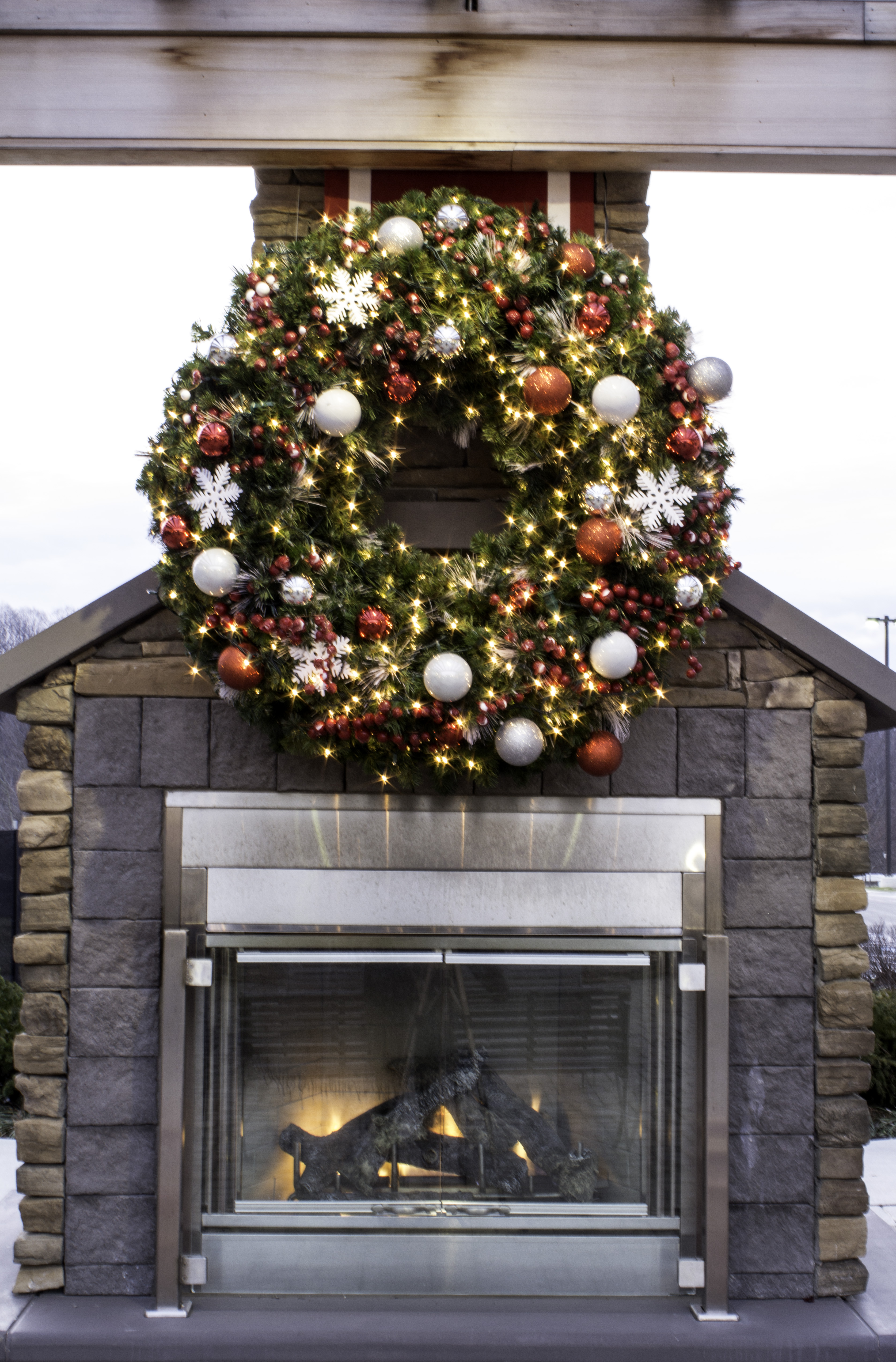 Large Outdoor Commercial Christmas Wreaths -